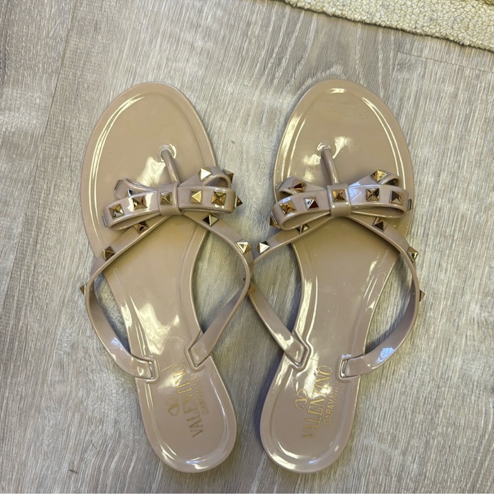 REPOST: Size 9 USA / 40 EURO Women’s Sandals